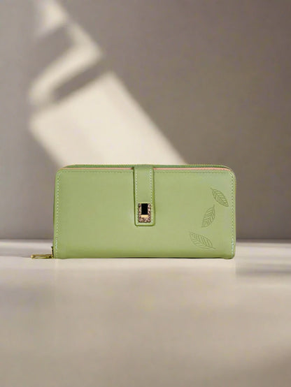 Mint Fresh clutch