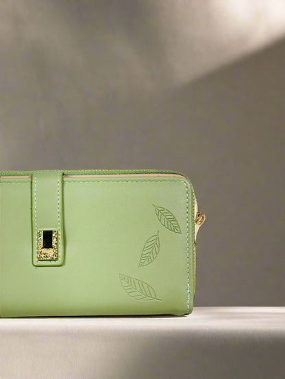 Mint Fresh clutch